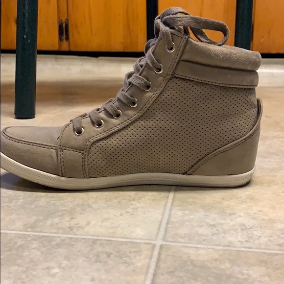 Sneakers - Picture 3 of 5